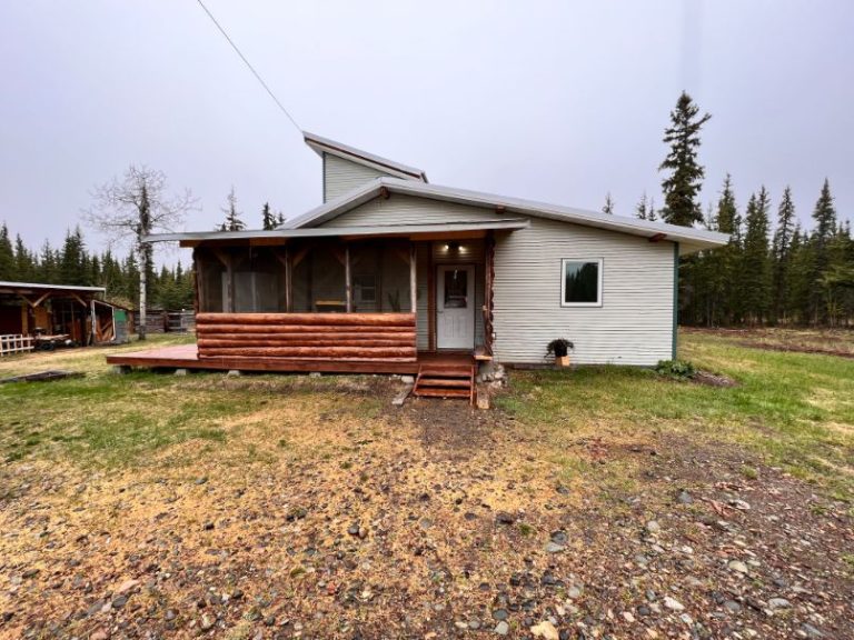 Remote Home Tok, 2 Bed 1 Bath on 4.55 Acres Interior Alaska