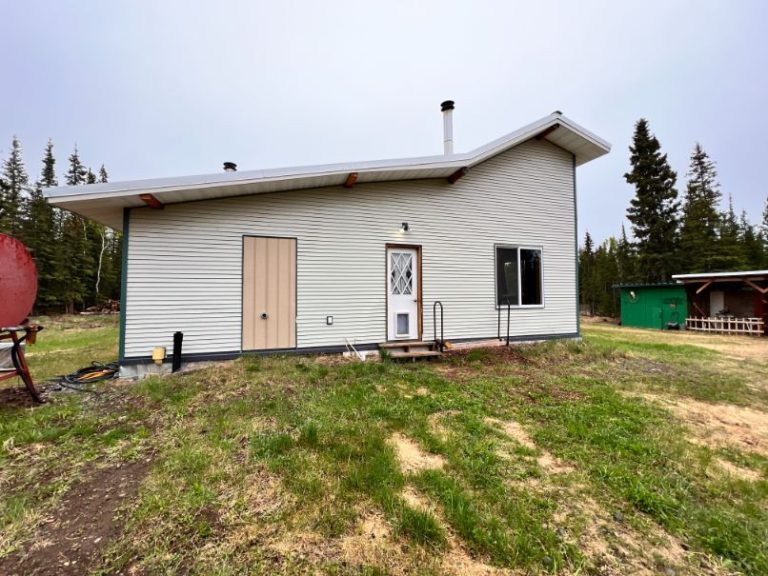 Remote Home Tok, 2 Bed 1 Bath on 4.55 Acres Interior Alaska
