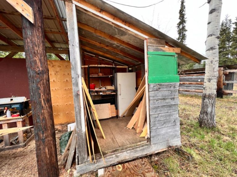 Remote Home Tok, 2 Bed 1 Bath on 4.55 Acres Interior Alaska