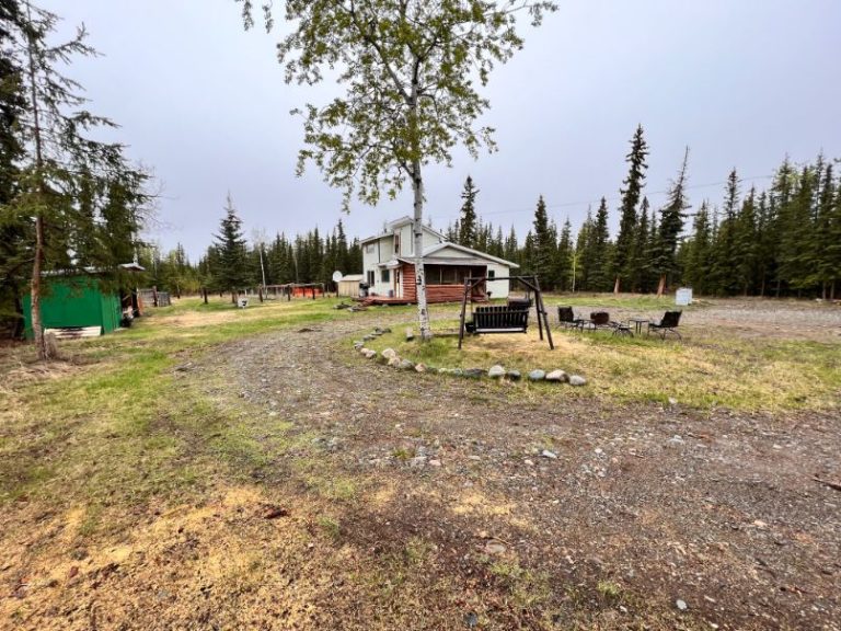 Remote Home Tok, 2 Bed 1 Bath on 4.55 Acres Interior Alaska