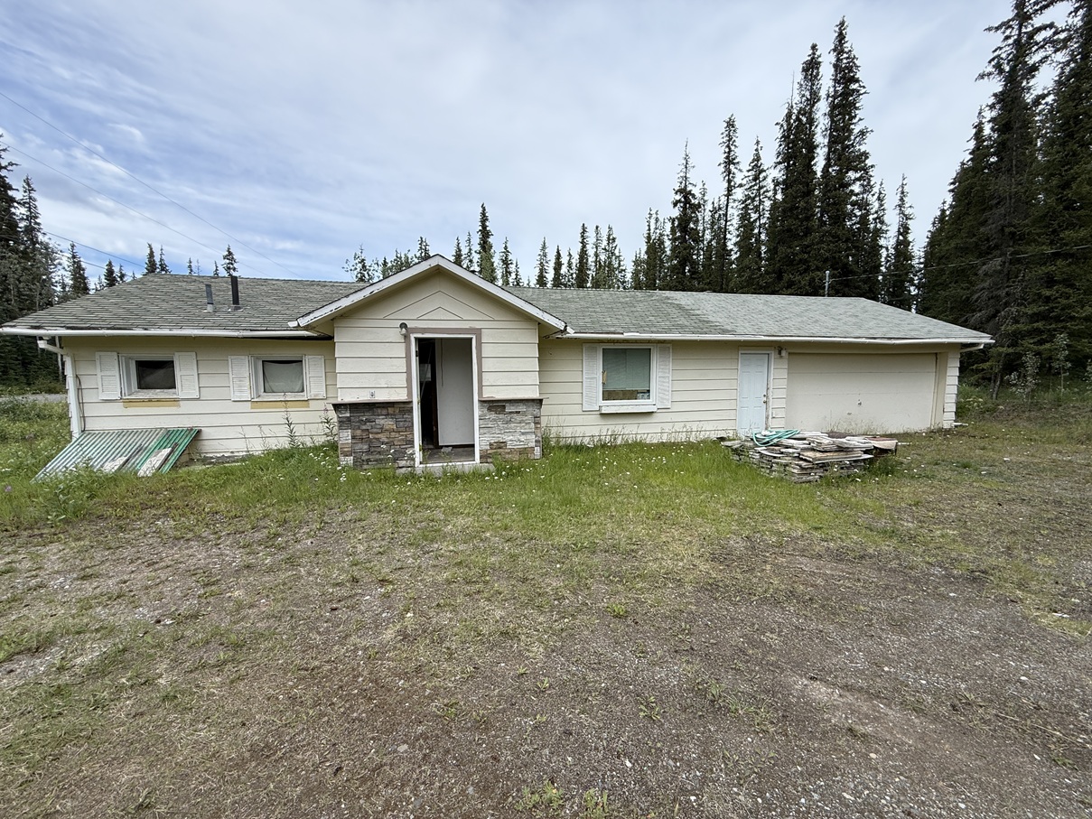 Featured image for “1 Bedroom Home in Tok Alaska | Attached 2-Car Garage & Additional Lot $79K”